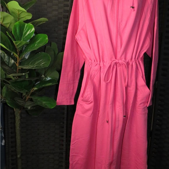 Women's Pink Hooded Robe - Picture 3 of 15